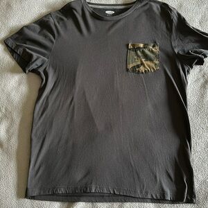 Old navy camo pocket t-shirt